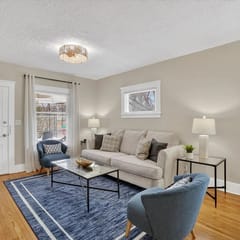Blue Breeze Bungalow + 2 bd/1 bth + Near Downtown & East Lansing